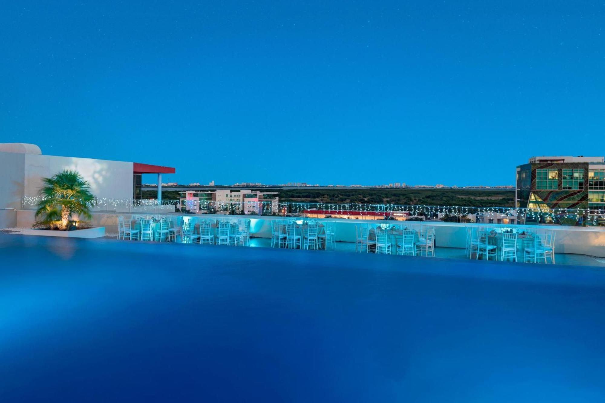 โฟร์ พอยต์ส บาย เชราตัน แคนคัน เซ็นโตร Hotel แคนคูน ภายนอก รูปภาพ